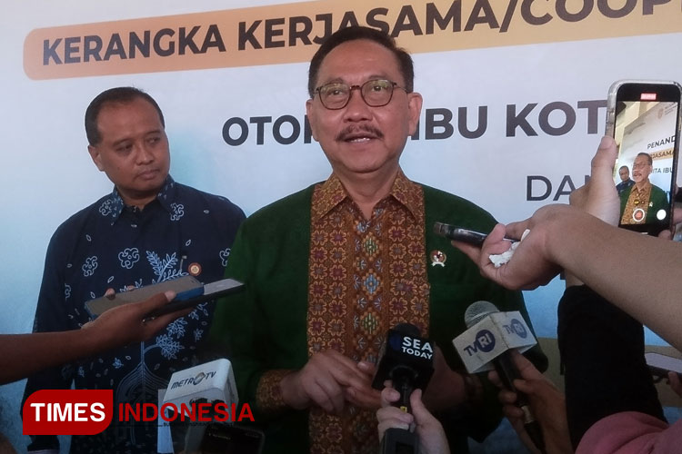 Kepala Otorita IKN, Bambang Susantono saat memberikan keterangan pers usai penandatanganan dokumen kemitraan strategis. (Foto: Susi/TIMES Indonesia)