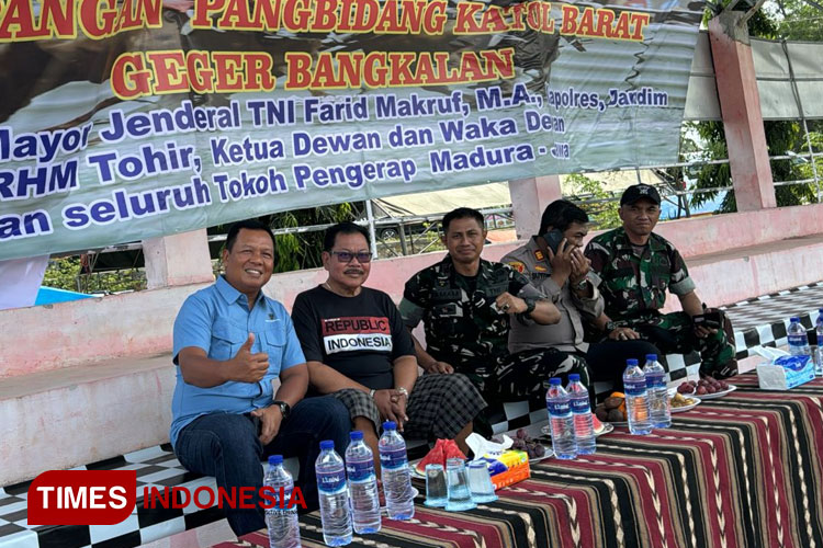 Mayjen-TNI-Farid-Makruf-saat-bersama-Raden-Haji-Thohir-a.jpg