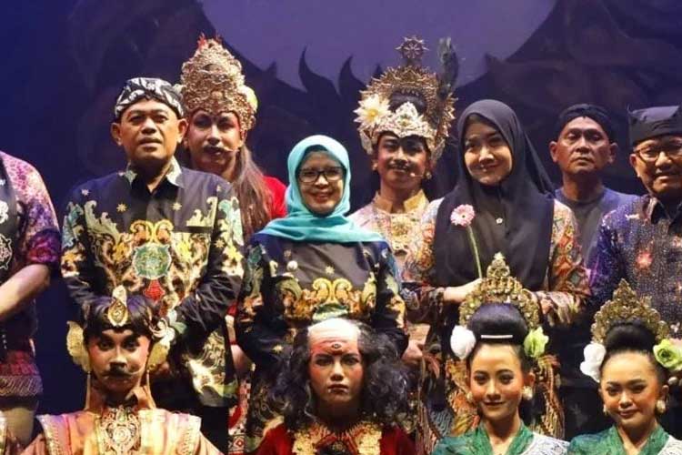 Mak Rini Sukses Hantarkan Opera Wayang Kresnayana di HUT 46 Taman Budaya Jatim