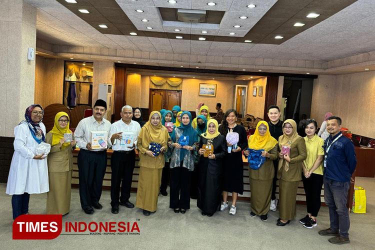 CEO-dan-Founder-Bumbu-Celia-Sirau-bersama-Ketua-TP-PKK-Nurul-Haromaini-a.jpg