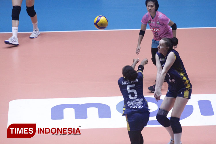 Pemain asing Gresik Petrokimia Pupuk Indonesia saat bermain di lanjutan Proliga 2024 (FOTO: Akmal/TIMES Indonesia).