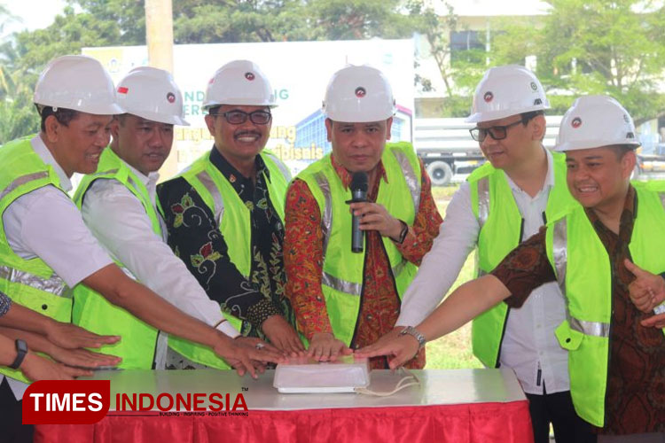 Peresmian ground breaking Gedung Pendidikan Terpadu Agribisnis Polije. (FOTO: M. Abdul Basid/TIMES Indonesia)