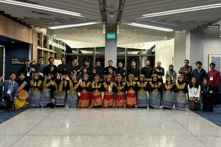 The member of PPI New Zealand after performing the Ratoh Jaroe, Acehnese traditional dance at the Manaaki New Zealand Scholar Conference 2024. (Photo: PPI New Zealand)