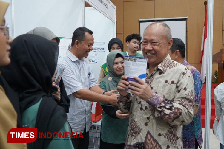 rektor-unj.jpg