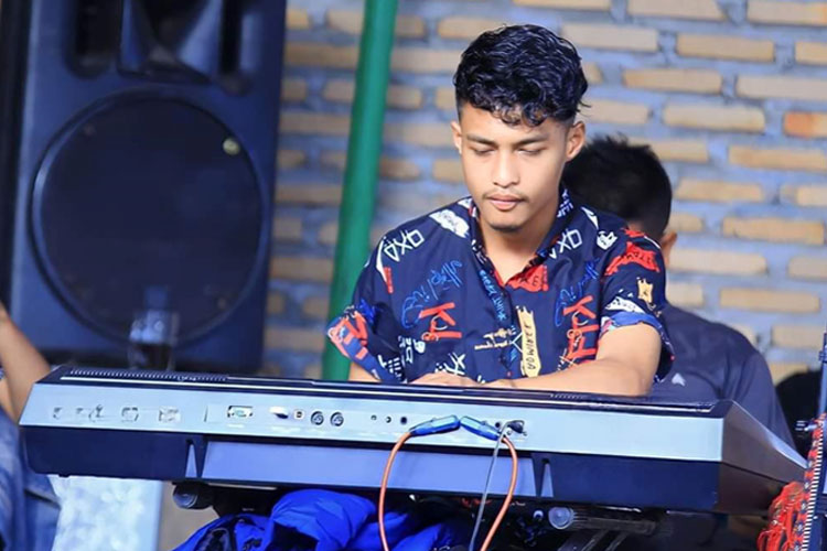 Sosok Genesis Lubis, menjadi seorang musisi tidaklah mudah. (Foto : Facebook/ Genesis Ferdinan Lubis)