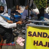 JCH Kabupaten Kediri Persiapkan Perlengkapan, Sandal Haji Banyak Dicari 