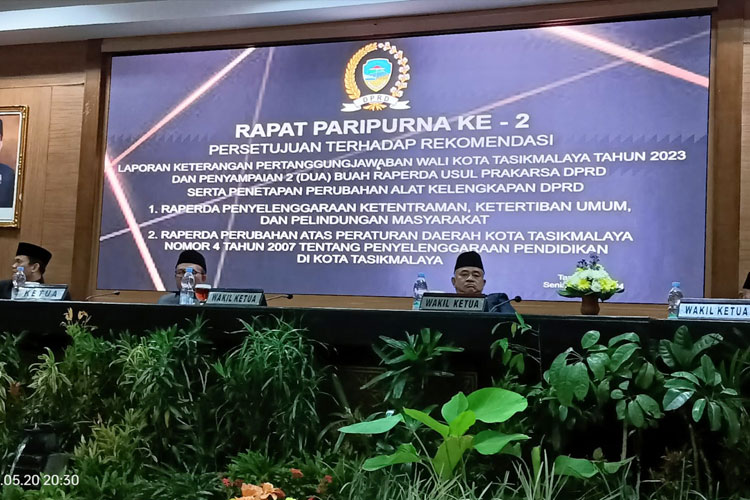paripurna-DPRD-Kota-Tasikmalaya.jpg