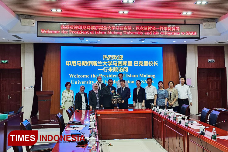 Para delegasi Unisma saat melakukan kunjungan ke SAAS China untuk menjalin kerjasama. (FOTO: Humas Unisma for TIMES Indonesia)