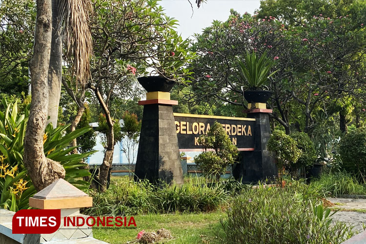 Stadion Gelora Merdeka Kraksaan yang sedang menjadi objek pembangunan. (FOTO: Abdul Jalil/TIMES Indonesia)