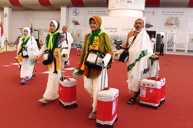 Jemaah Haji Indonesia SOC-43 Penuh Syukur Tiba di Makkah