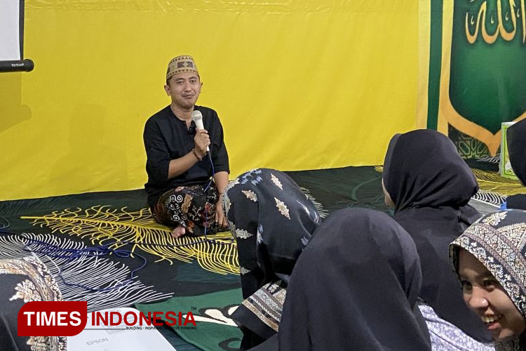 Kak Fai saat berada di Ponpes Daruzzahra Arrifa’i Kota Malang. (Foto: Rizky Kurniawan Pratama/TIMES Indonesia)