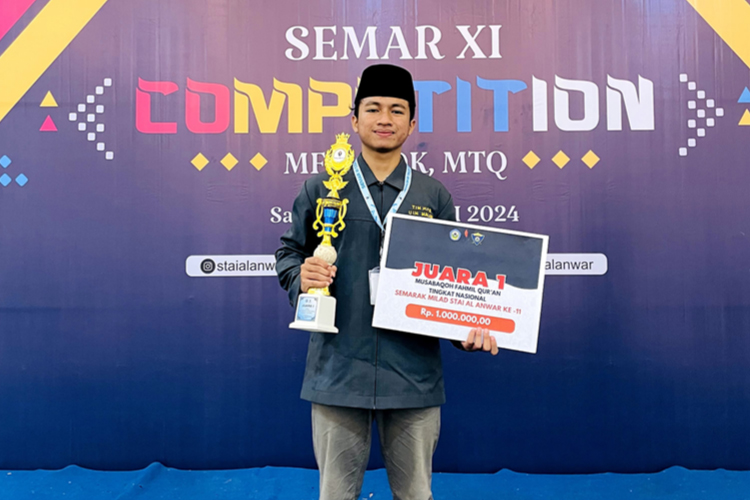 Mahasiswa UIN Malang Faizur Rosyid Azhari yang berhasil meraih Juara I dalam MFQ yang diadakan STAI Al-Anwar Sarang, Rembang, Jawa Tengah. (Istimewa)