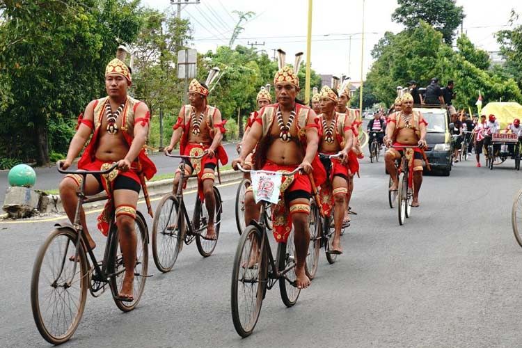 Festival Onthel Nusantara Banyuwangi yang diikuti 2000 peserta dari 35 kabupaten/kota se-Jawa dan Bali, Minggu 26 mei 2024 (Foto: Humas Pemkab Banyuwangi for TIMES Indonesia)