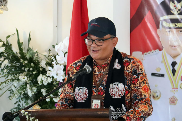 Direktur Kerjasama Pendidikan dan Kependudukan BKKBN, Indra Murty Surbakti, saat penilaian lapangan Kampung Keluarga Berkualitas tingkat Nasional 2024 di Desa Semggreng, Sumberpucung, Kab. Malang, Selasa (28/5/2024). (Foto: Humas Pemkab)