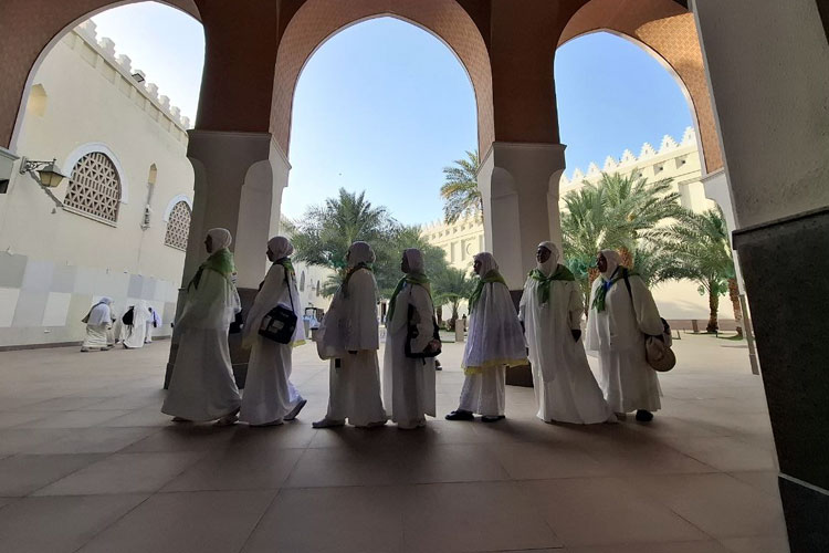 Jemaah haji Indonesia mengunjungi Masjid Bir Ali (Foto: MCH 2024)