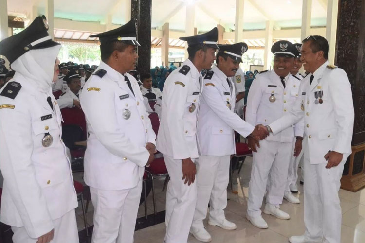 Suasana pengesahan perpanjangan jabatan kepala desa di Bondowoso yang awalnya enam tahun menjadi delapan tahun (FOTO: Prokopim for TIMES Indonesia)