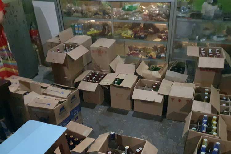 Ratusan Botol minuman beralkohol yang diamankan Polres Jombang. (FOTO: Polres Jombang for TIMES Indonesia)