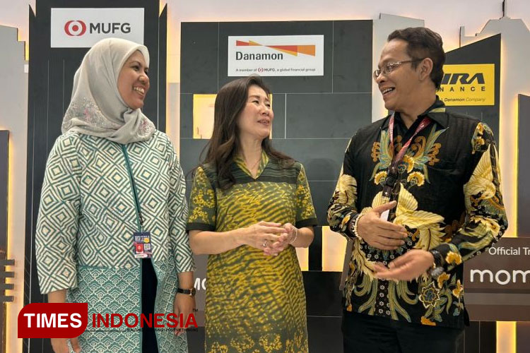 (kiri-kanan) Department Head Japanese Corporate Banking 4 MUFG Liza Adinda, Regional Corporate Officer PT Bank Danamon Indonesia Tbk Irene Sri Redjeki dan Regional Collection Head Jatim PT Adira Dinamika Multi Finance, Tbk, Djoko Witono Rabu (29/5/
