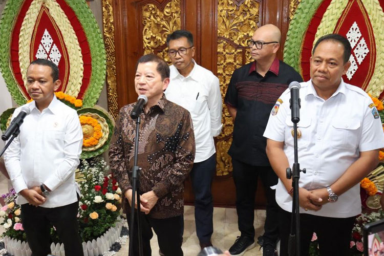 Konferensi pers minat investasi Bali Urban Rail and Associated Facilities. (FOTO: ist)