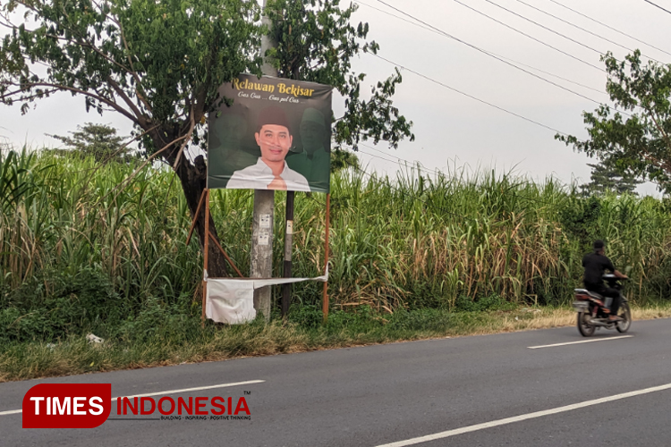 Salah satu APS yang ditemukan TIMES Indonesia di jalan. A Yani perbatasan Desa Kedung Uneng, Kecamatan Bangsal dan Desa Tumapel, Kecamatan Dlanggu. (Foto: Theo/TIMES Indonesia)