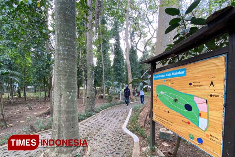 Hutan-Kota-Malabar-Malang-b.jpg