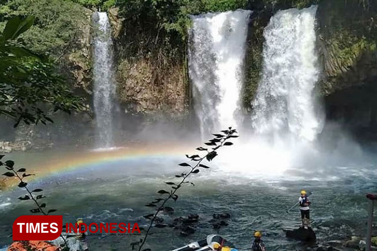 Experience the Thrill of Rafting at Curug Bengkawah of Pemalang Central Java