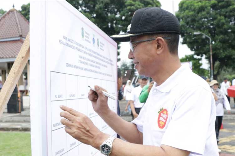 Pj Bupati Banjarnegara Muhammad Masrofi Prihatin Tingginya Angka Perokok Muda