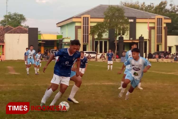Persig Gribig menghadapi AMN FC di lapangan Gribig Kudus dalam lanjutan Sukun U23 League Kudus. (FOTO:Ihza Fajar Azhari/TIMES Indonesia)