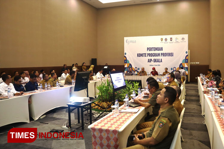 Pelaksana Harian Sekretaris Daerah Provinsi Maluku Syuryadi Sabirin menghadiri kegiatan, Pertemuan Komite Program Provinsi AIP-SKALA, di Santika Premiere Ambon, Senin (3/6/2024). (FOTO: Diskominfo Maluku for TIMES Indonesia)