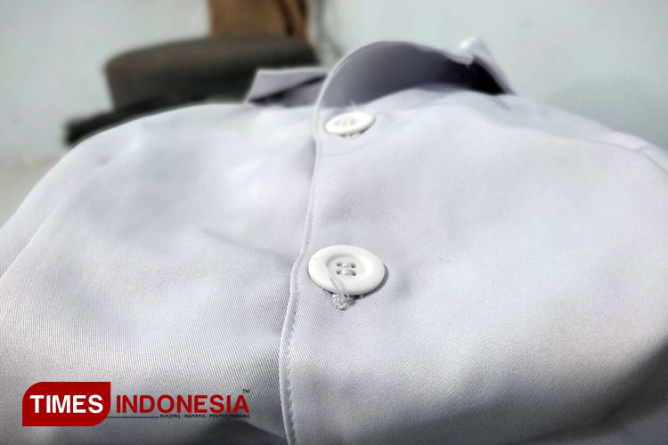 Ilustrasi calon anggota PKD Bawaslu Kabupaten Bondowoso gagal dilantik padahal sudah jahit baju dan celana (FOTO: Moh Bahri/TIMES Indonesia) 