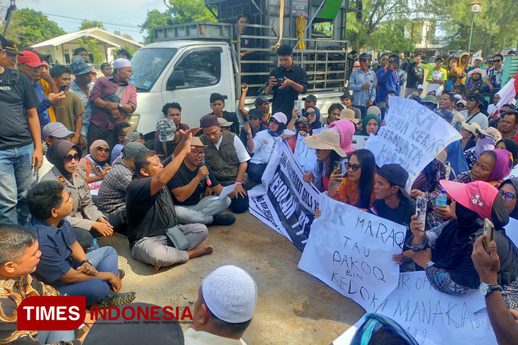 Masyarakat Gili Indah Tuntut Air Bersih, Minta Pemkab Lombok Utara Hentikan Kerja Sama PT TCN