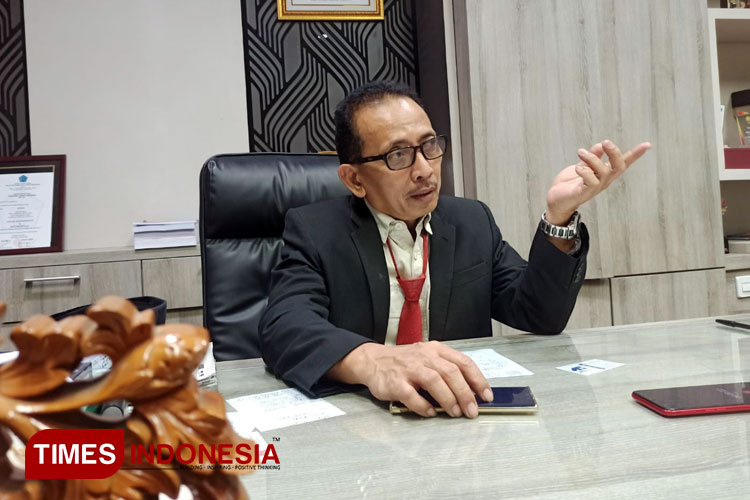Wakil Ketua DRPD Kota Surabaya, Hermas Thony saat ditemui diruang kerjanya, Senin (3/6/2024). (Foto: Siti Nur Faizah/TIMES Indonesia)