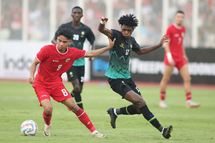 Gelandang timnas Indonesia, Marselino Ferdinan saat laga uji coba melawan Tanzania, Minggu (2/6/2024). Laga ini sebagai persiapan pertandingan kualifikasi Piala Dunia 2026 melawan Irak dan Filipina. (foto: PSSI) 