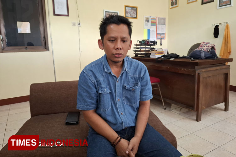 Komisioner Bawaslu Bondowoso Divisi SDM Organisasi dan Diklat sekaligus Ketua Pokja, M. Hasyim (FOTO: Moh Bahri/TIMES Indonesia)