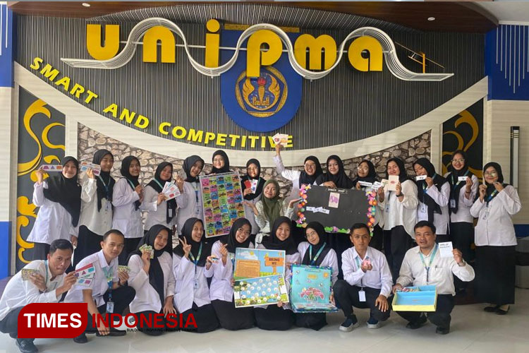 Dosen bersama mahasiswa PPG prajabatan mempresentasikan media pembelajaran. (Foto: humas UNIPMA for TIMES Indonesia)