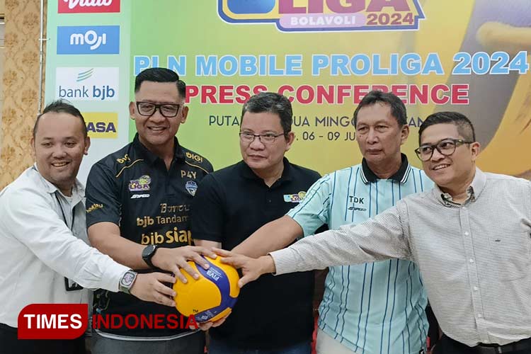 Press conference PLN Mobile Proliga 2024 putaran dua di Bandung. (Foto: Marhaban/TIMES Indonesia)