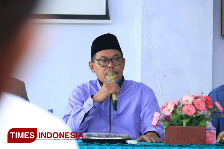 Rektor UIN KHAS Jember, Prof. Hepni, saat menberikan sambutan dalam. Rapat koordinasi dengan pimpinan media massa (FOTO: UIN KHAS for TIMES Indonesia)