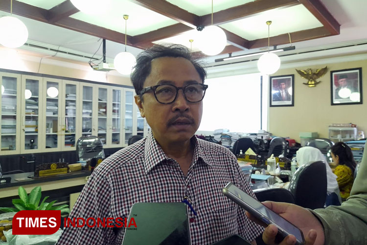 Ketua Komisi C DPRD Kota Surabaya, Baktiono. (Foto: Siti Nur Faizah/TIMES Indonesia) 