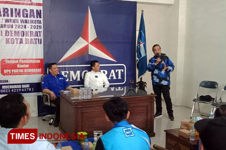 Mas-Gum-saat-mendaftarkan-diri-sebagai-Calon-Wali-Kota-Batu-a.jpg