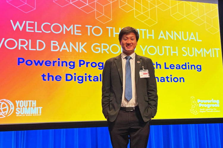 Alland Dharmawan, alumni Universitas Ma Chung yang menjadi perwakilan Indonesia dalam World Bank Group Youth Summit 2024 yang digelar di Washington, DC, Amerika Serikat. (Foto: Istimewa)