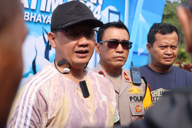 Pj Wali Kota Batu Aries Agung Paewai saat dikonfirmasi sejumlah wartawan usai kegiatan. (Foto: Dok. Pemkot Batu)
