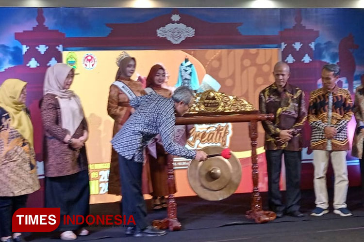 Bupati Bantul membuka pameran produk-produk kreatif unggulan Bantul (foto Edis /Times Indonesia)