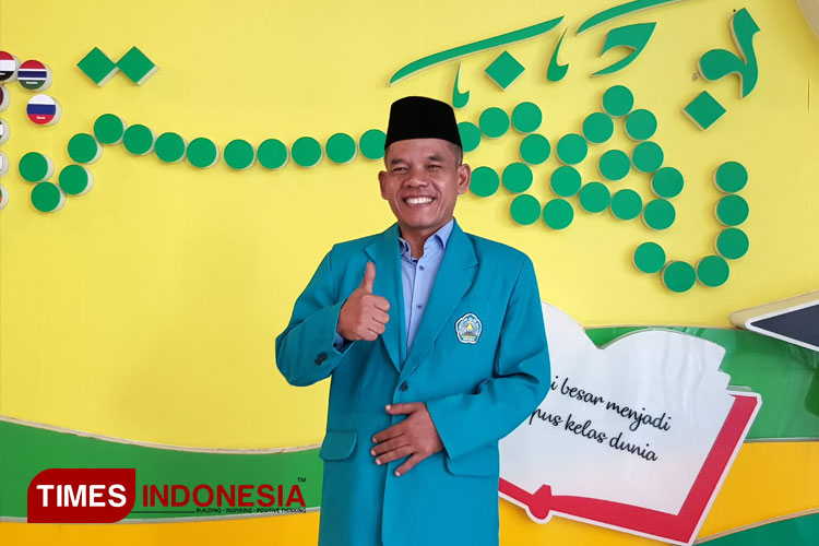 Dwi Maryono, wisudawan terbaik dari program doktoral dalam wisuda periode 73 Unisma, Sabtu (8/6/2024). (FOTO: Achmad Fikyansyah/TIMES Indonesia)