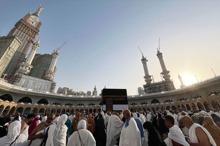 Jemaah haji melaksanakan ibadah umroh di Masjidilharam. (FOTO: MCH 2024 Kemenag RI)