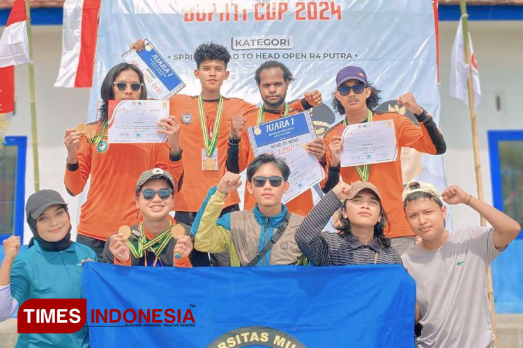 Tim Arung Jeram Mapala Unmuh Jember saat mendayung perahu disaat lomba Bupati Cup Cabor Arung Jeram.