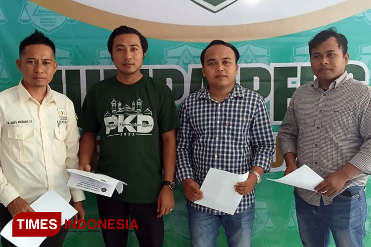 Tim ahli LBH GP Ansor Kabupaten Situbondo usai konferensi pers ingatkan komitmen bersama ASN jelang Pilkada serentak.(Foto: Uday for TIMES Indonesia)