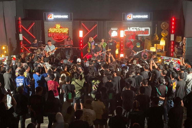 Supermusic Superstar Intimate Session Capai Puncaknya di Jember, Efek Rumah Kaca Siapkan Aksi Pamungkas