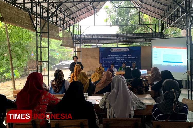 Suasana Focus Group Discussion (FGD) yang digelar PT Tirta Investama pabrik AQUA Banyuwangi, dalam rangka pencegahan stunting di Kecamatan Singojuruh, Banyuwangi. (Foto : Syamsul Arifin/TIMES Indonesia)