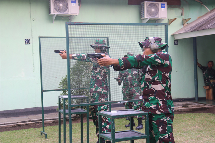 Resimen-Armed-2.jpg