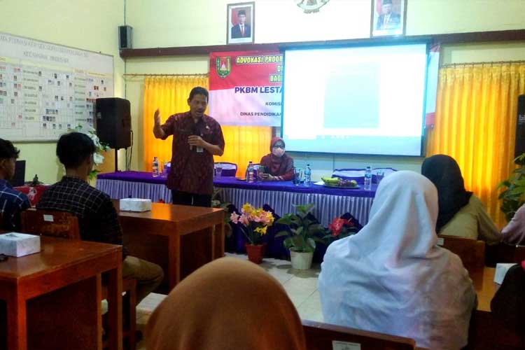 Kepala Bidang Pembinaan SMP, Zamzim, S.Pd, saat menyampaikan materi tentang Program Penanganan ATS di Kabupaten Magelang. (FOTO: Dinas Pendidikan Windusari For TIMES Indonesia)